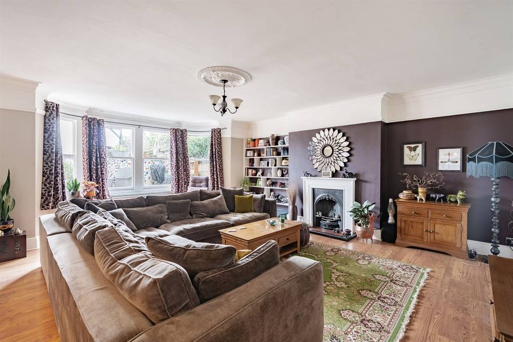 Property photo 3 of 29