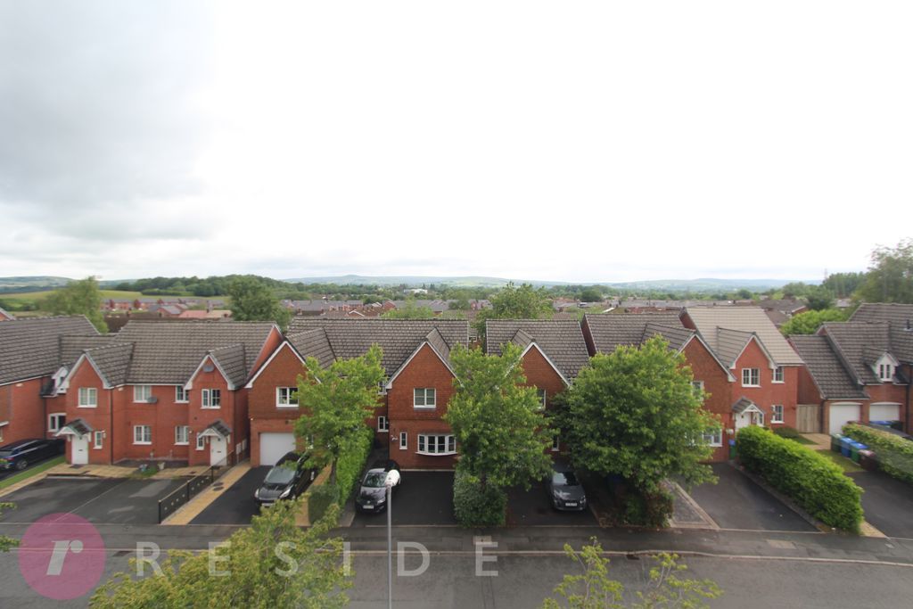 2 bed flat for saleSydney Barnes Close, Castleton, Rochdale OL11 photo 4
