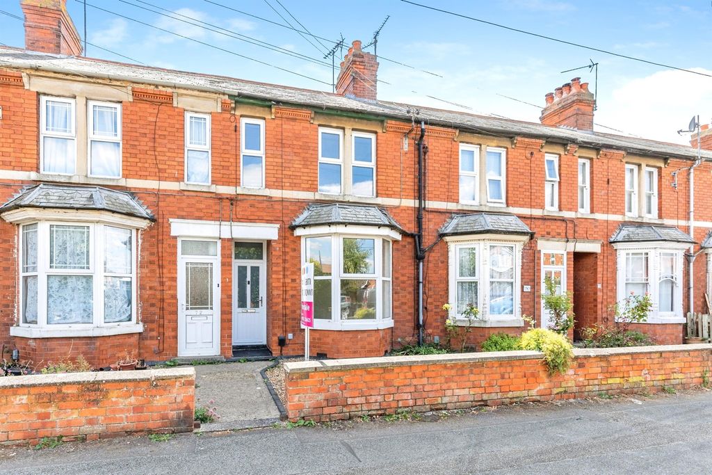 Property photo 1 of 18