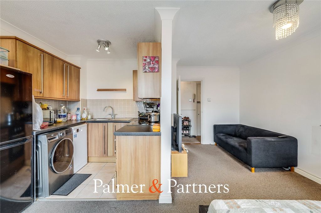 Property photo 3 of 16 Picture No. 02