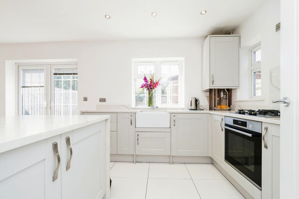 Property photo 3 of 17 Photography