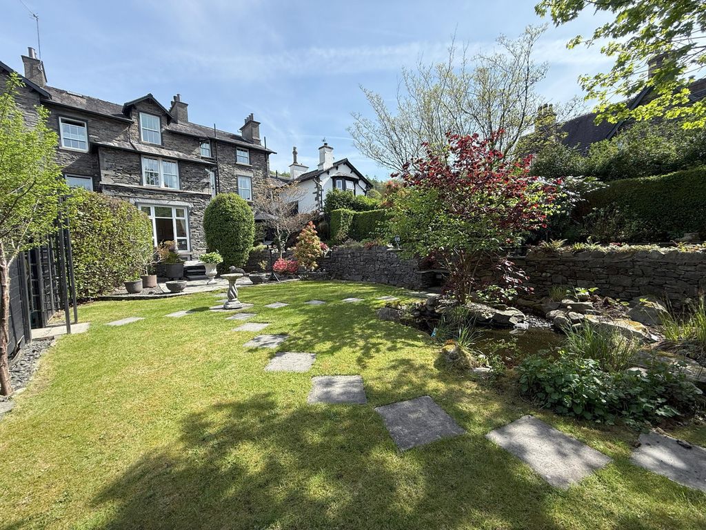 Property photo 2 of 39