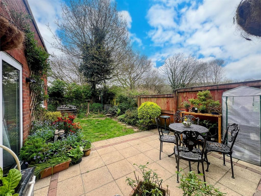 Property photo 2 of 32 5.Jpeg