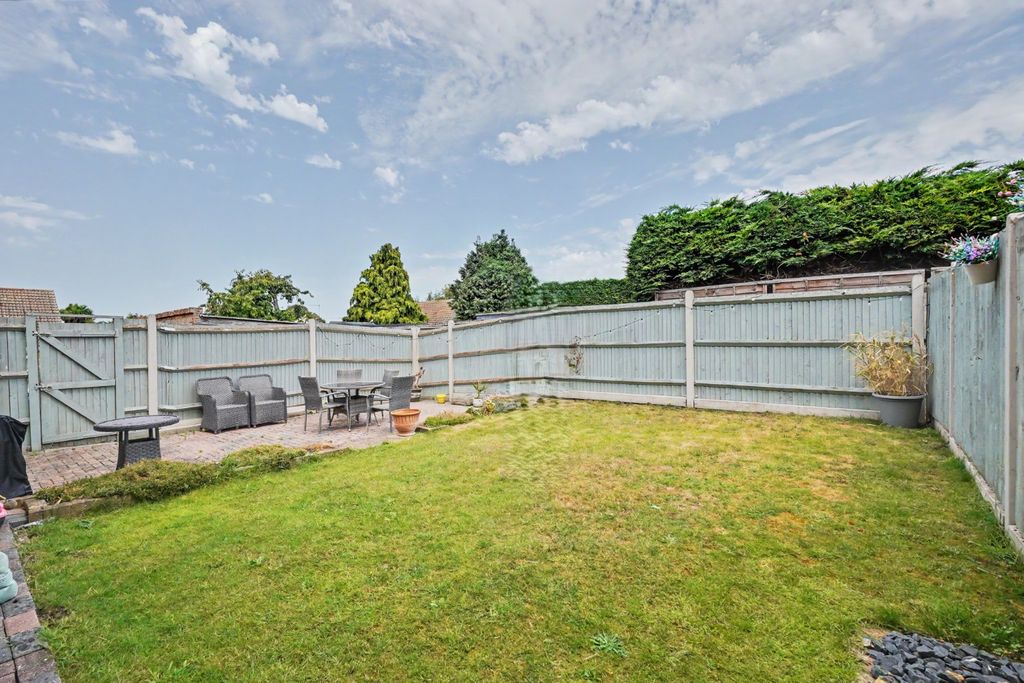 Property photo 2 of 20 5202076