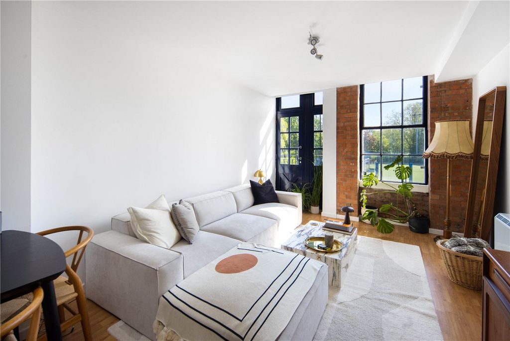 Property photo 2 of 12 Living Room