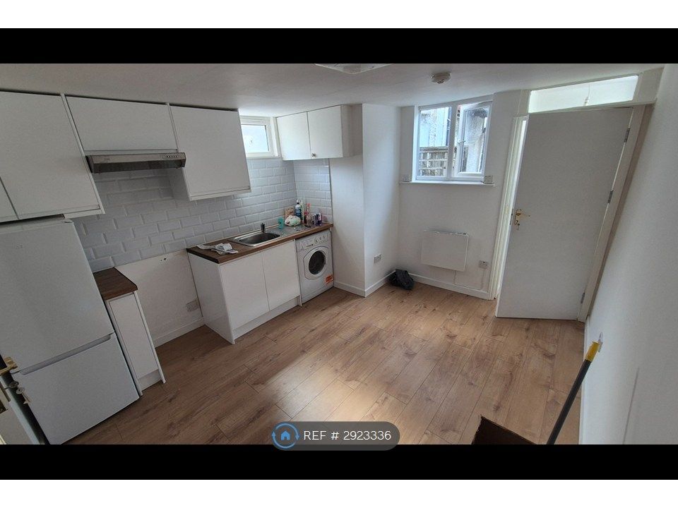 Property photo 2 of 3