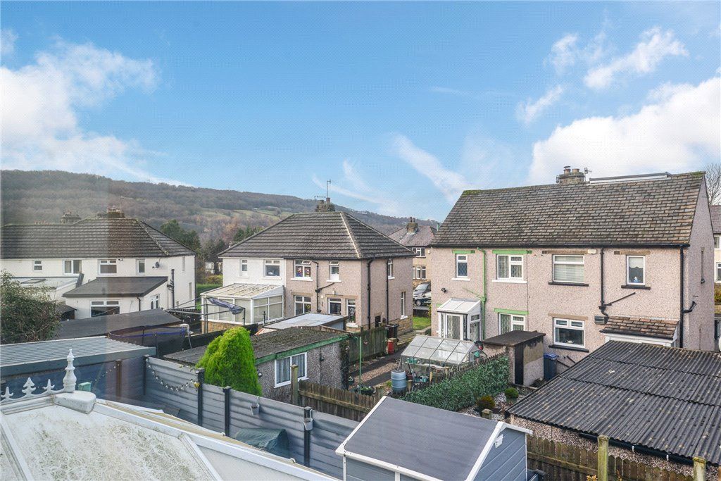 Property photo 2 of 17 Setting