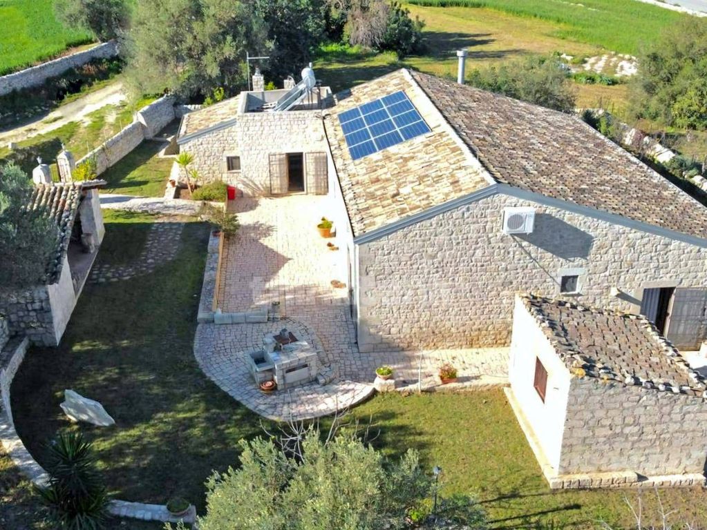 Property photo 2 of 35