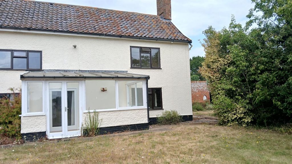 Property photo 1 of 10 Rear.Jpg
