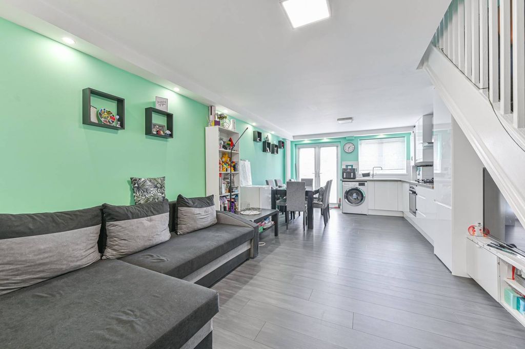 Property photo 2 of 12