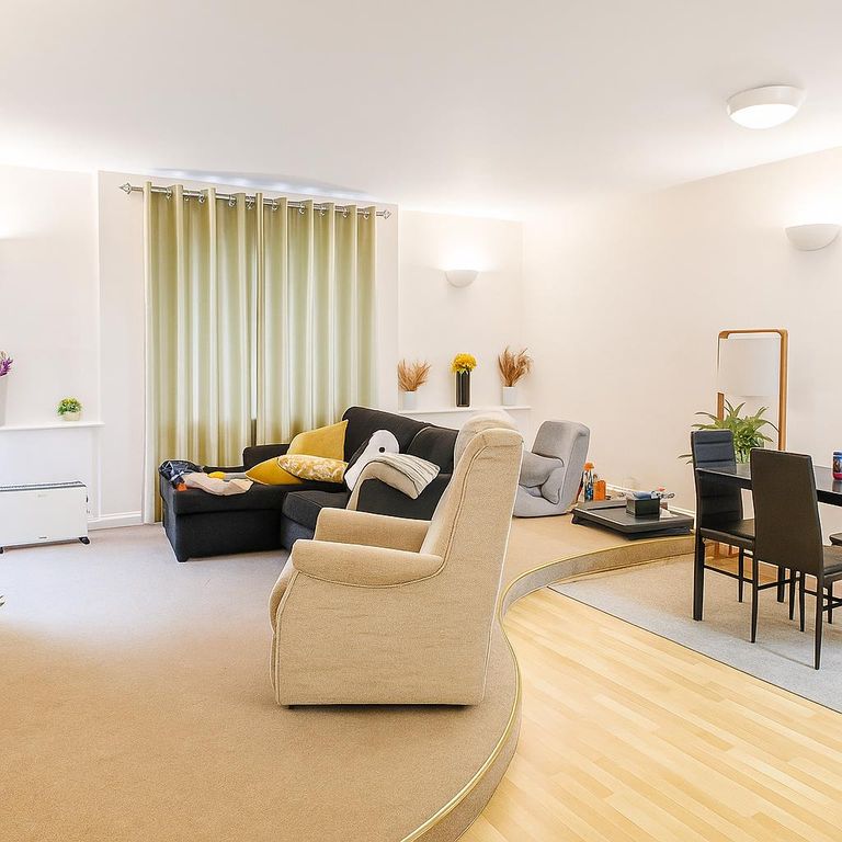 Property photo 2 of 10 Living Space