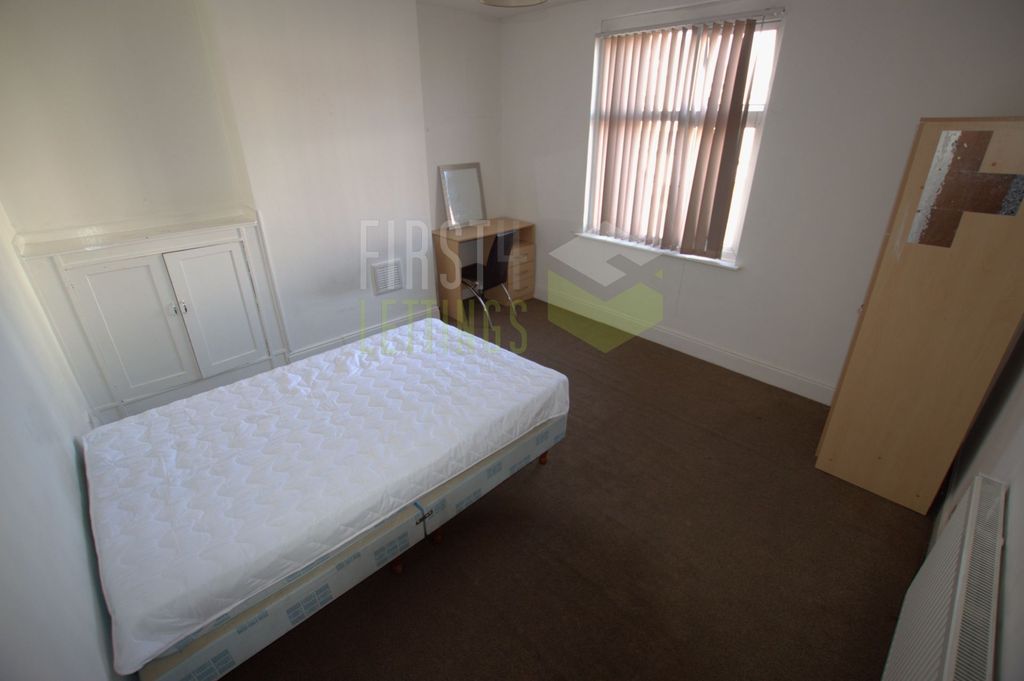 Property photo 1 of 9 Photo 7