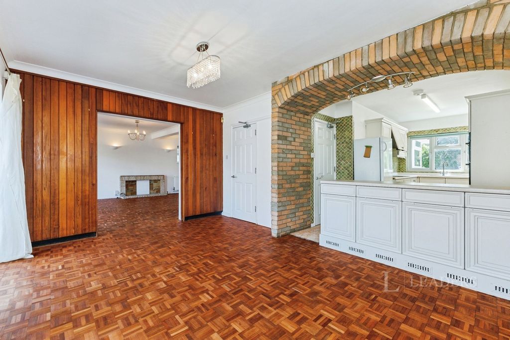 Property photo 3 of 17 Pbox-Img.Jpg