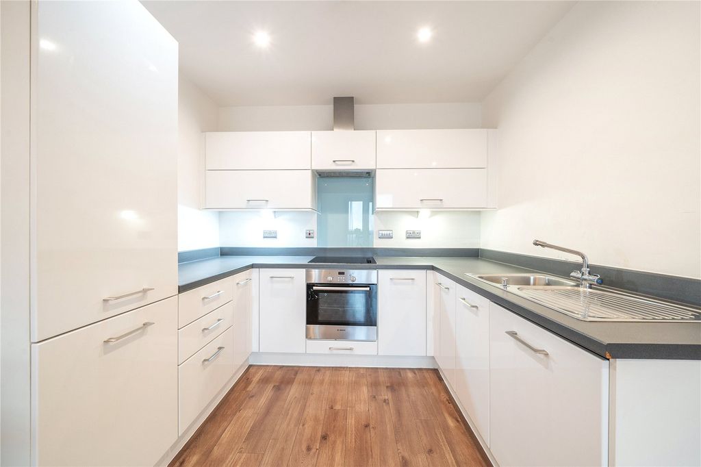 Property photo 3 of 12 Picture No. 16