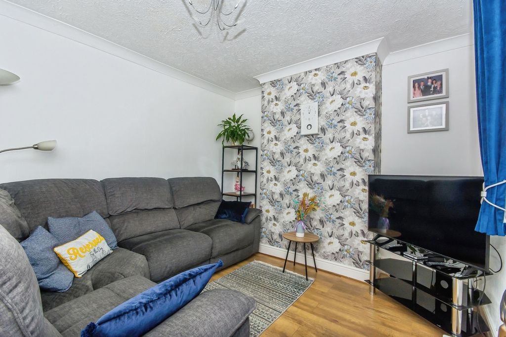 Property photo 3 of 19 Photo
