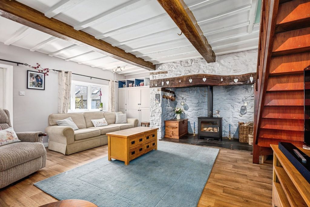 Property photo 3 of 35