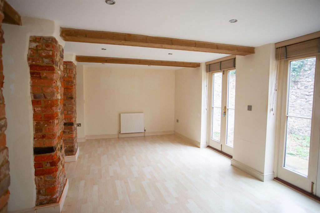 Property photo 2 of 10 Derb7293.Jpg
