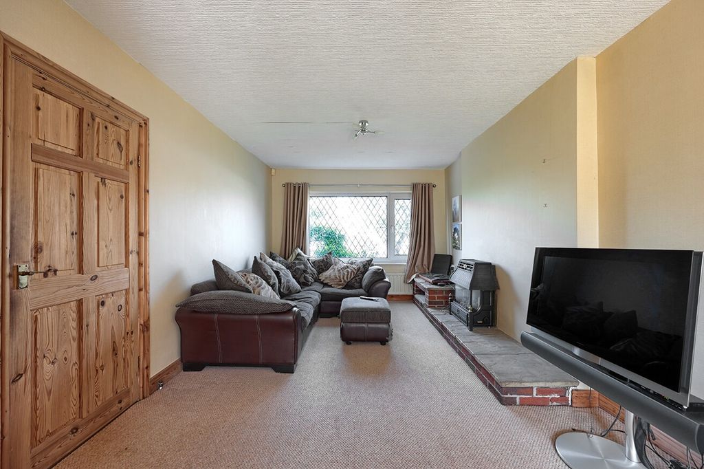 Property photo 3 of 19 4308984