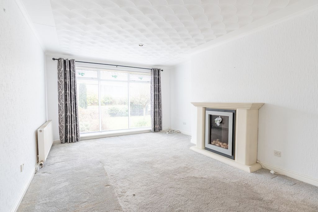 Property photo 2 of 44 Gallery