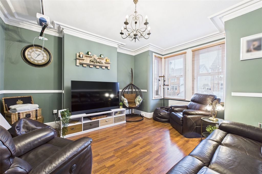 Property photo 2 of 13 Picture No. 23