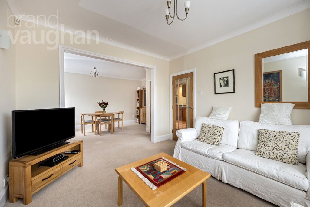 Property photo 2 of 38 Picture No. 14