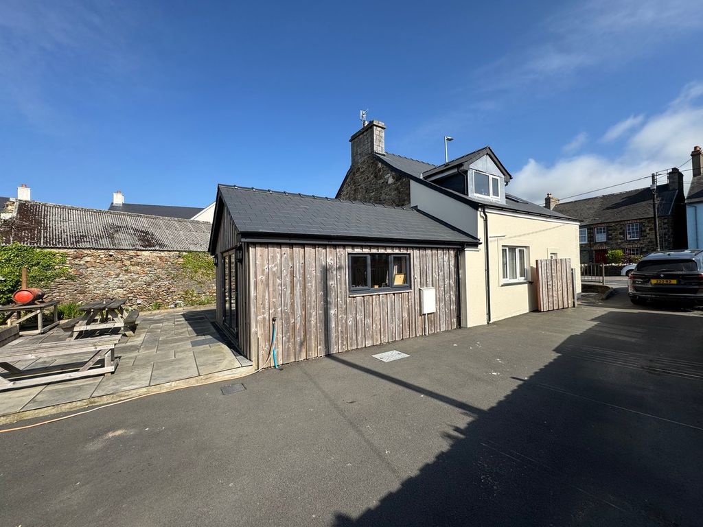 Property photo 1 of 37