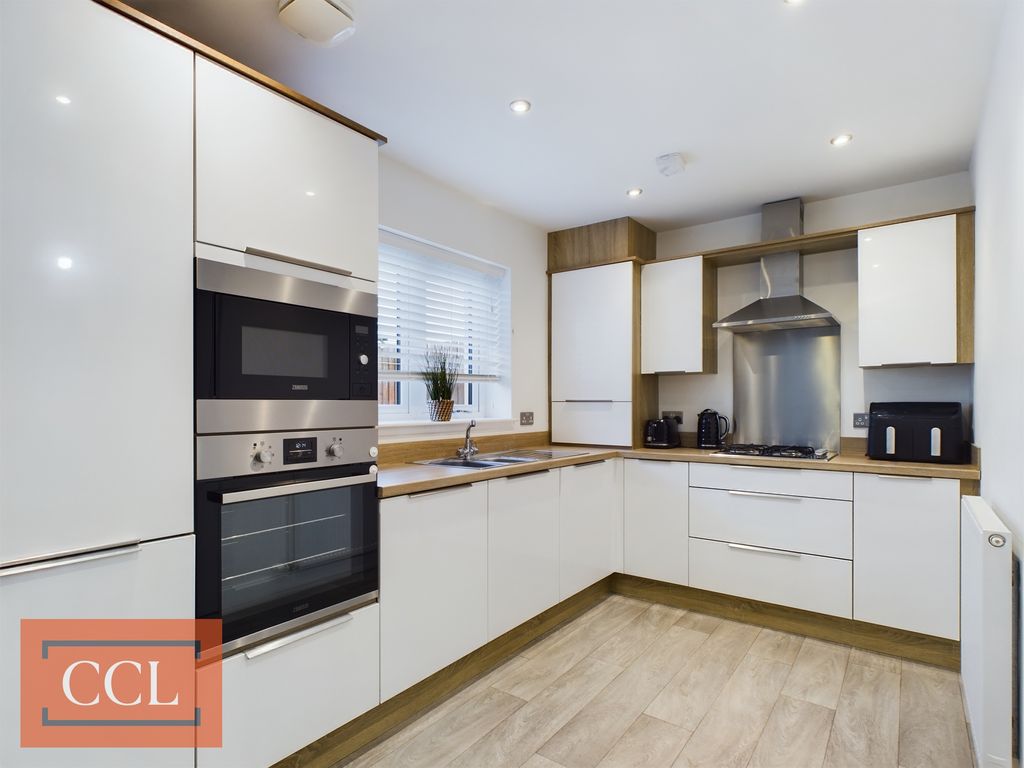 Property photo 3 of 18 46083297.Jpg?v=