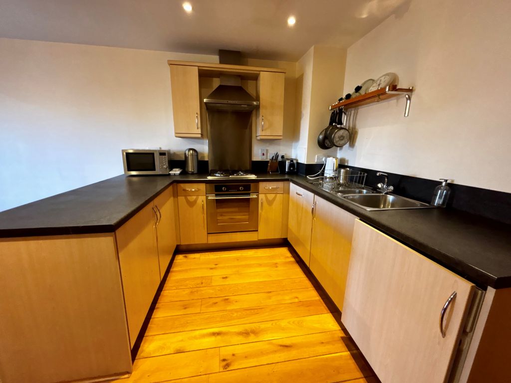 Property photo 2 of 7 Kitchen