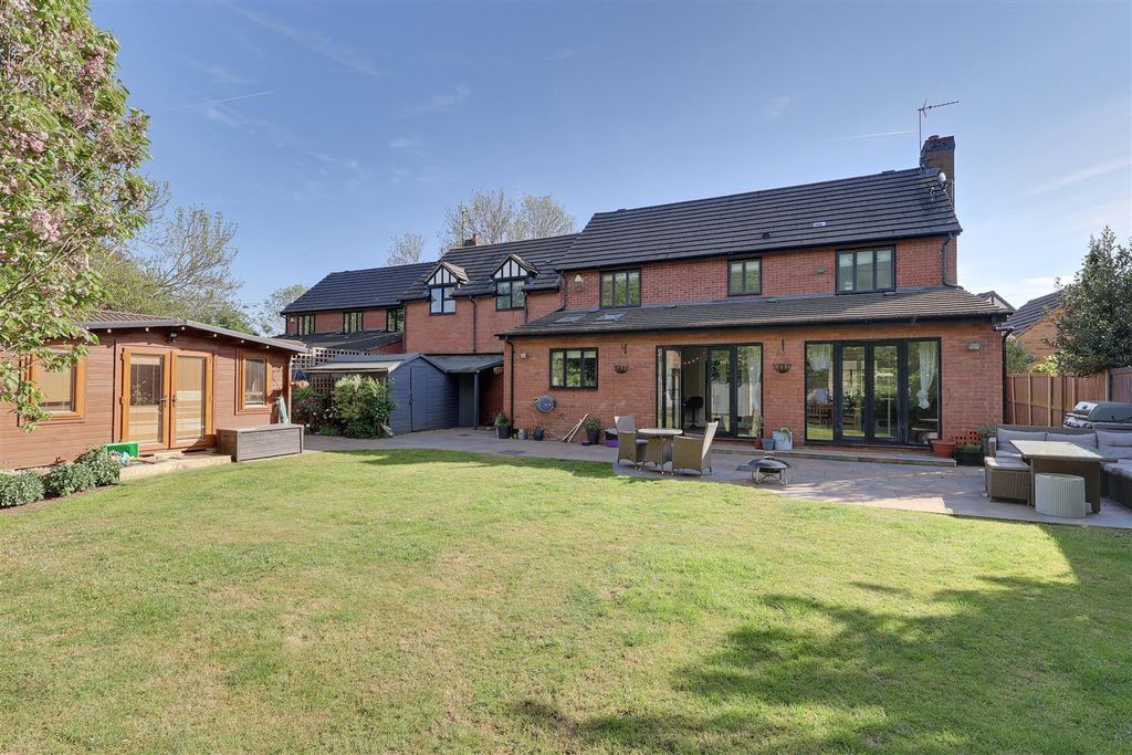 Property photo 3 of 18