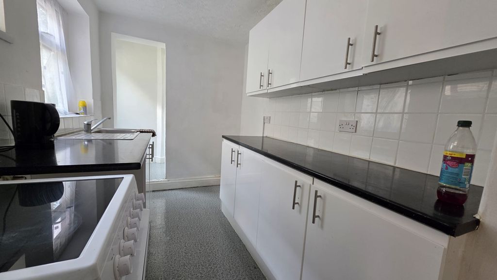 Property photo 2 of 10 Gallery