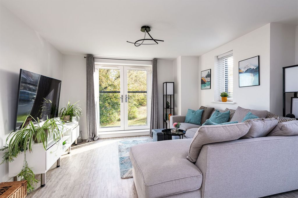 Property photo 3 of 14