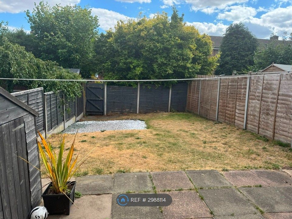Property photo 2 of 8 Garden
