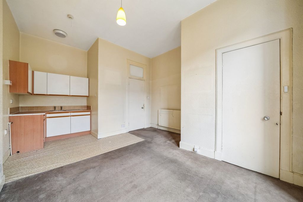 Property photo 3 of 16 Picture No. 21