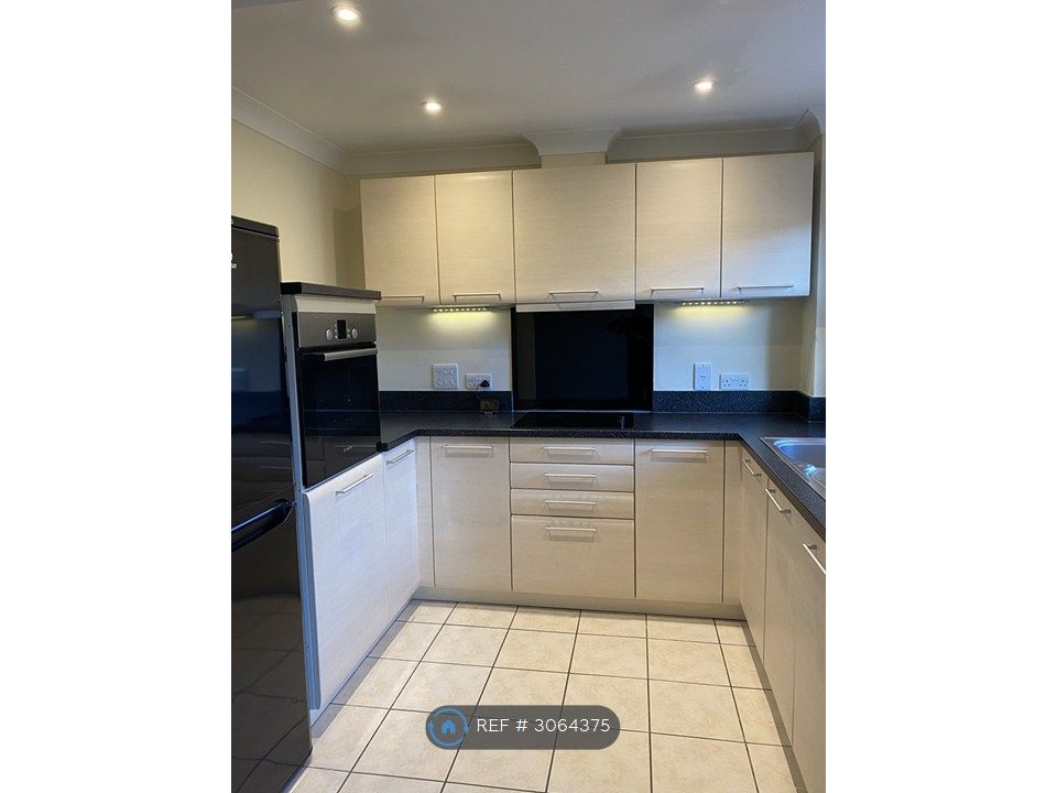 Property photo 2 of 13 Kitchen