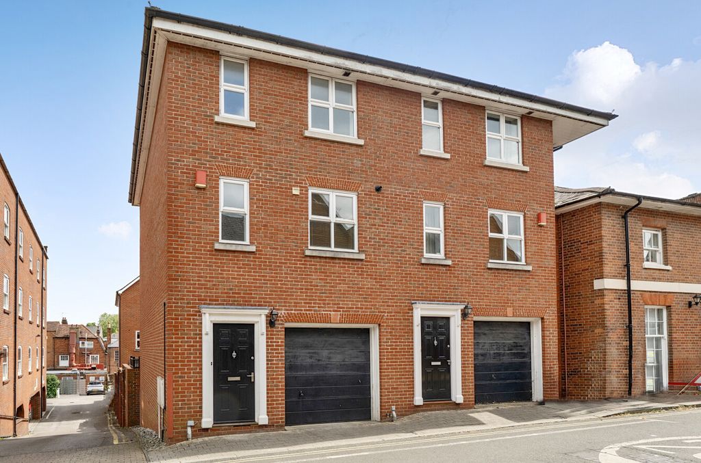Property photo 1 of 14 1459259-1-6A0335F...