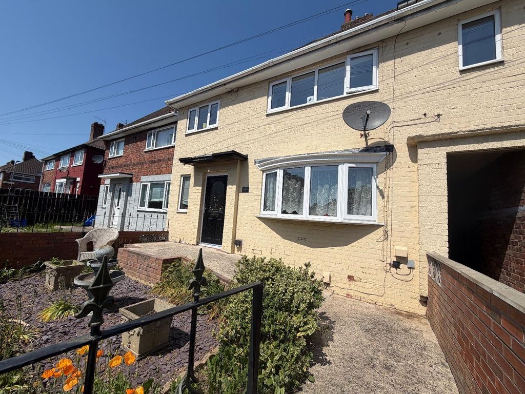 Property photo 1 of 17 External