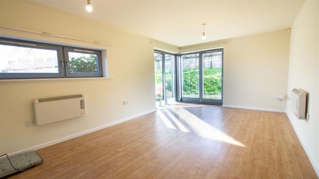 Property photo 2 of 9 Dsc02050.Jpg