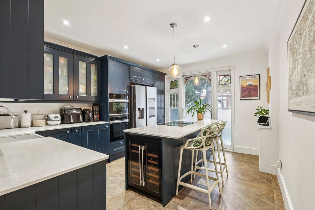 Property photo 2 of 15 Kitchen