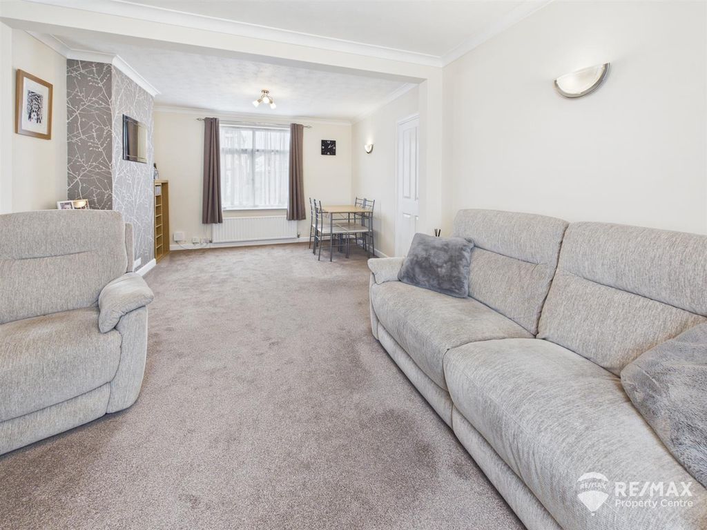 Property photo 3 of 22 Cam02842G0-Pr0357-Still016.Jpg