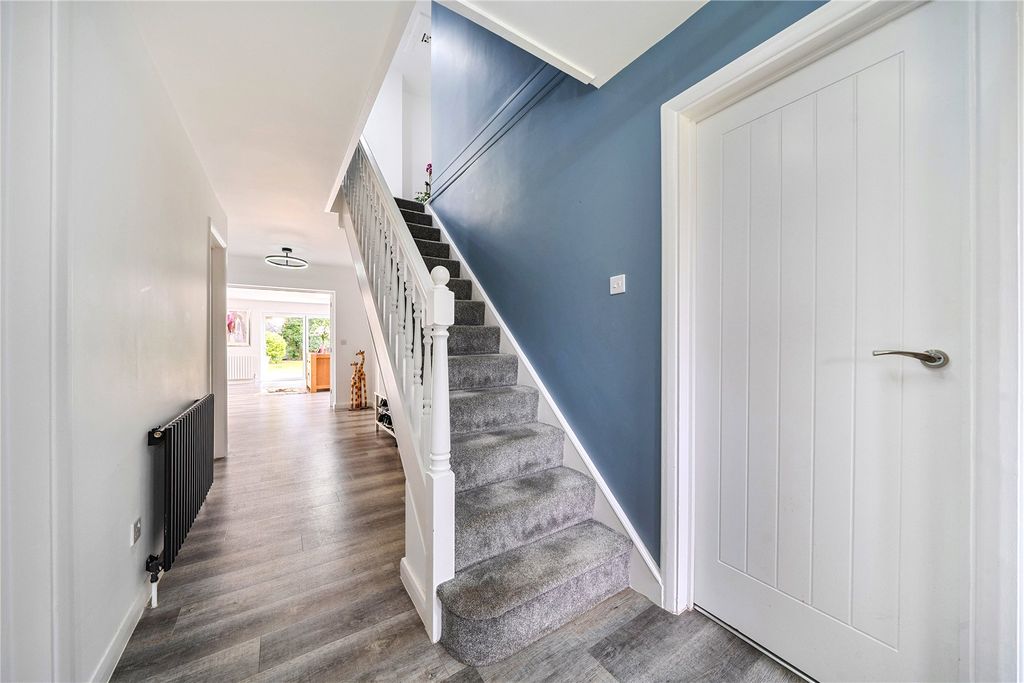 Property photo 2 of 25 Picture No. 23