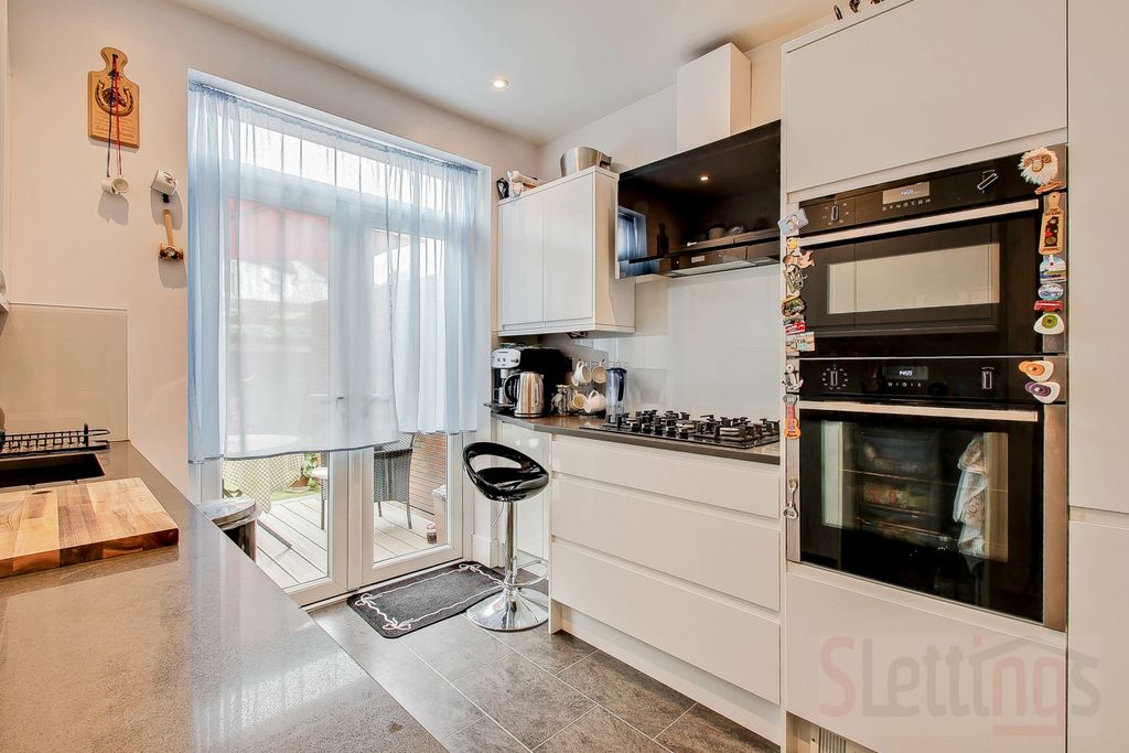 Property photo 3 of 10 Gallery