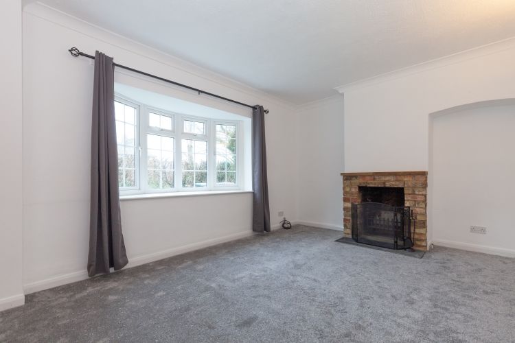 Property photo 2 of 7 244919