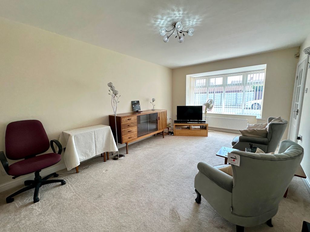 Property photo 2 of 21