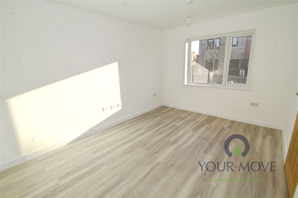 Property photo 2 of 20 Living Room