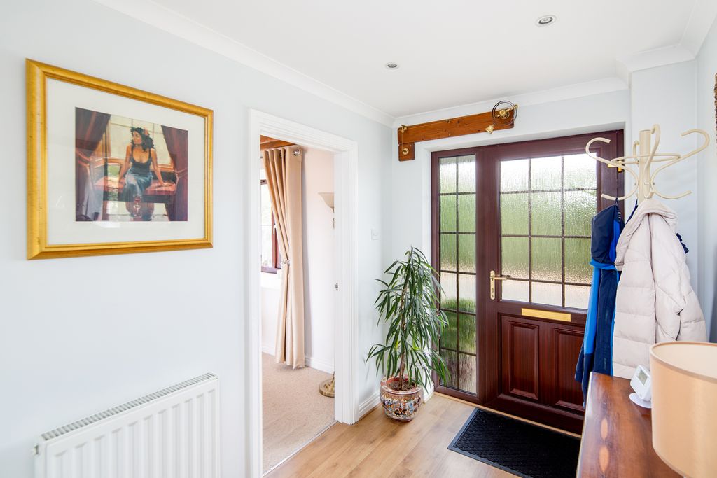 Property photo 2 of 23 Entrance Hall
