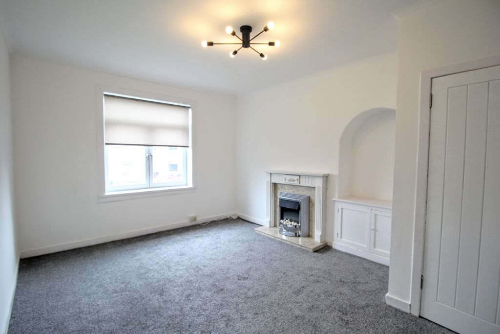 Property photo 2 of 12 Lounge