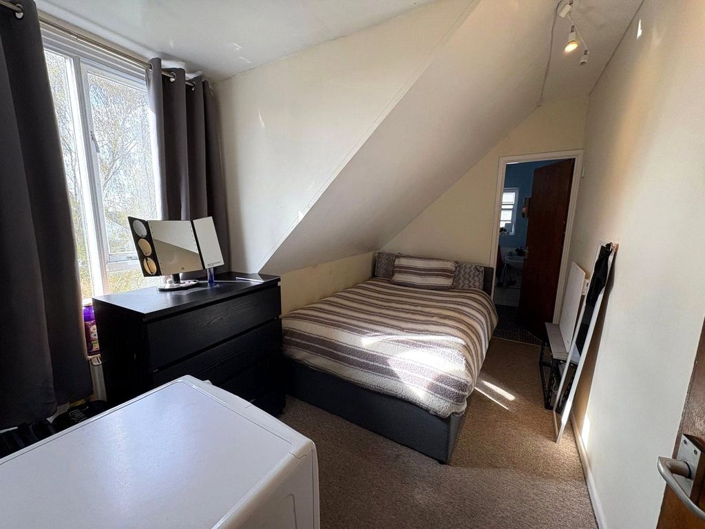 Property photo 3 of 9 Picture No. 15