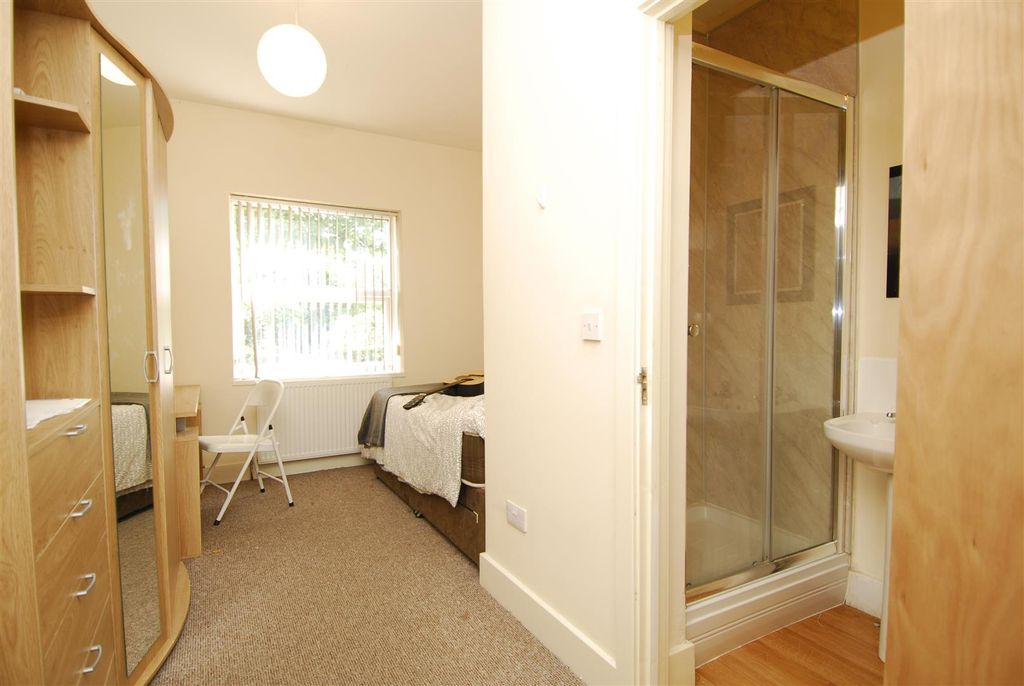 Property photo 3 of 5 Grovehousef4009.Jpg