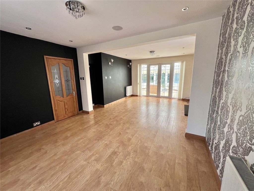 Property photo 3 of 21 Picture No. 16
