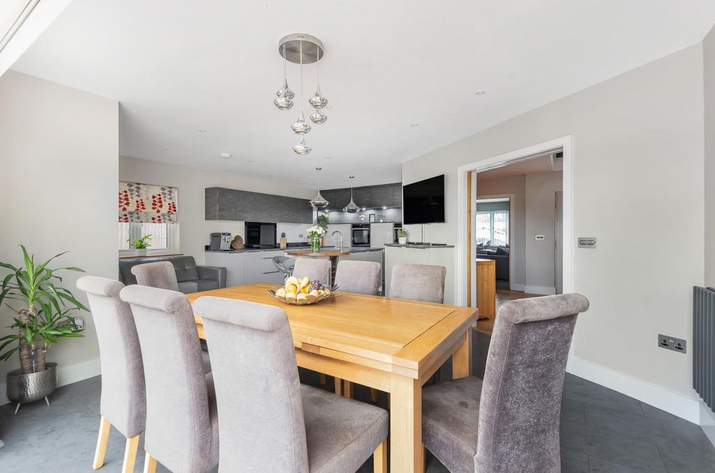 Property photo 3 of 40 855318 (4)